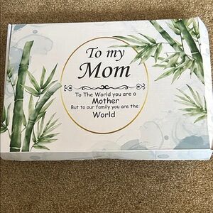 Source Unknown Green and White Bamboo Gift Box